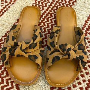 Old Navy sandals
